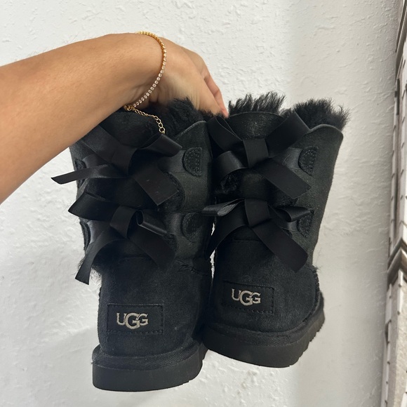 UGG Bailey bow boots - Picture 1 of 4